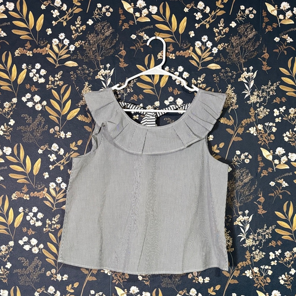 GAP Women's Top Gray Striped Ties in back Sleeveless Ruffle Blouse Size M